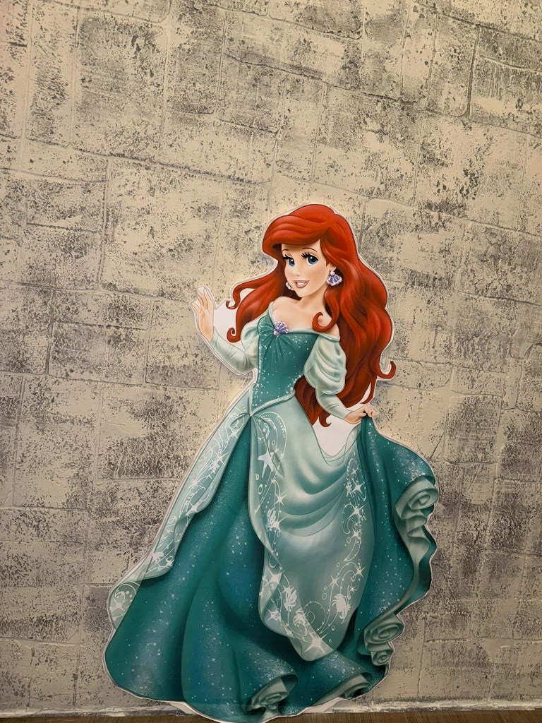 Figura de Ariel en un cumpleaños de princesas celebrado en Charlie Barcelona