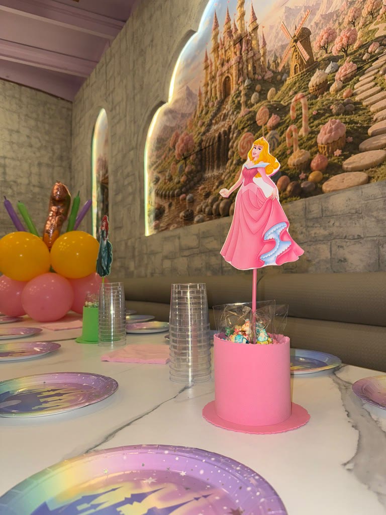 Centro de mesa de Aurora en un cumpleaños infantil en Charlie Barcelona